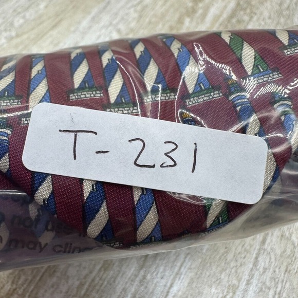 Brooks Brothers Mens Repp Neck Tie Burgundy Blue Silk Woven Italy Lighthouses - Picture 8 of 8